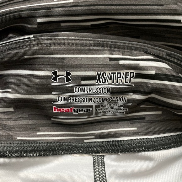 Under Armour HeatGear Compression Capri Leggings Abstract Stripe Size XS - Picture 5 of 6